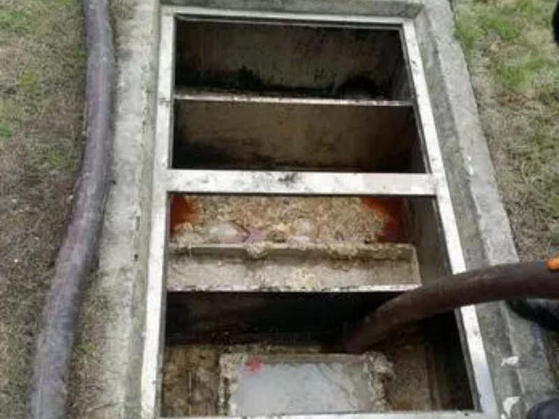 加茂镇隔油池清理