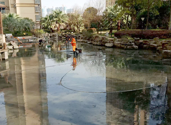 加茂镇景观池淤泥清理